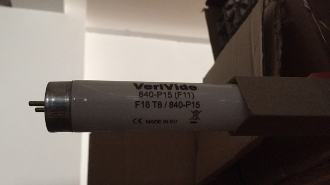 Lâmpada da luz do tubo fluorescente de Verivide 840-P15 (F11) F18 T8 /840-P15 TL84 FEITA EM UE 60cm com material de vidro